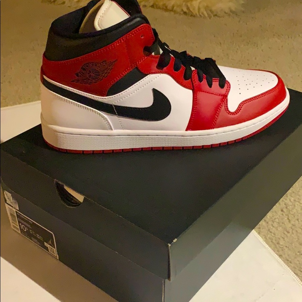Jordan 1 Chicago Mid Men’s 10.5